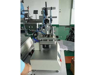 semi-automatic flat surface labeling machine2